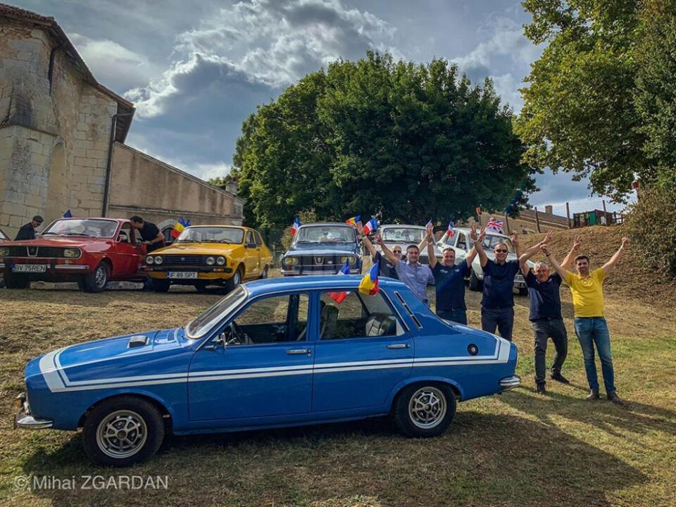 Colecționarii români cu mașinile cu care s-au deplasat în Franța