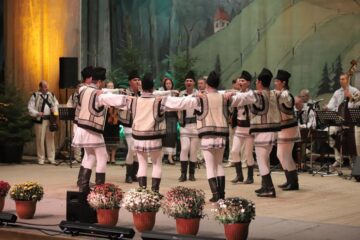 Gala de premiere ”10 pentru folclor”
