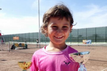 David Dumitru prezintă trofeele cucerite la Iași