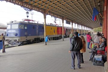 Drumul cu trenul de la Suceava la București va dura cinci ore după 15 octombrie