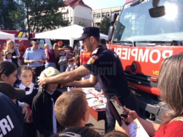 Ziua Pompierilor a fost marcată, ieri, în centrul municipiului Rădăuți