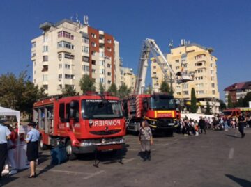 Ziua Pompierilor a fost marcată, ieri, în centrul municipiului Rădăuți