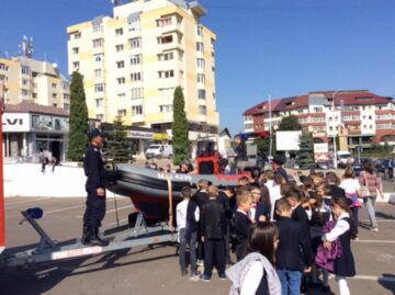 Ziua Pompierilor a fost marcată, ieri, în centrul municipiului Rădăuți