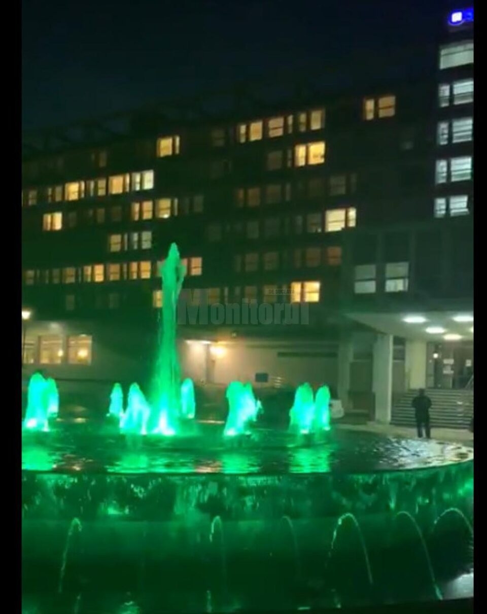 Fantana muzicala din curtea Spitalului Judetean Suceava 3