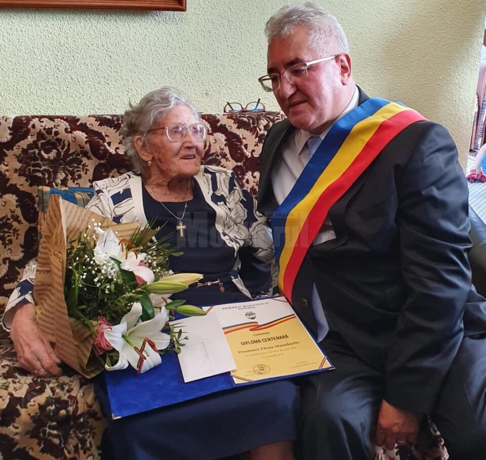 Elena Manolache a primit diploma de „Cetățean Centenar” din partea primarului Sucevei, la împlinirea a 100 de ani