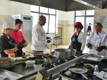 Trei zile de „antrenament gastronomic”, alături de „Mentori de gust”, la Centrul de Afaceri "Club Bucovina" din Gura Humorului
