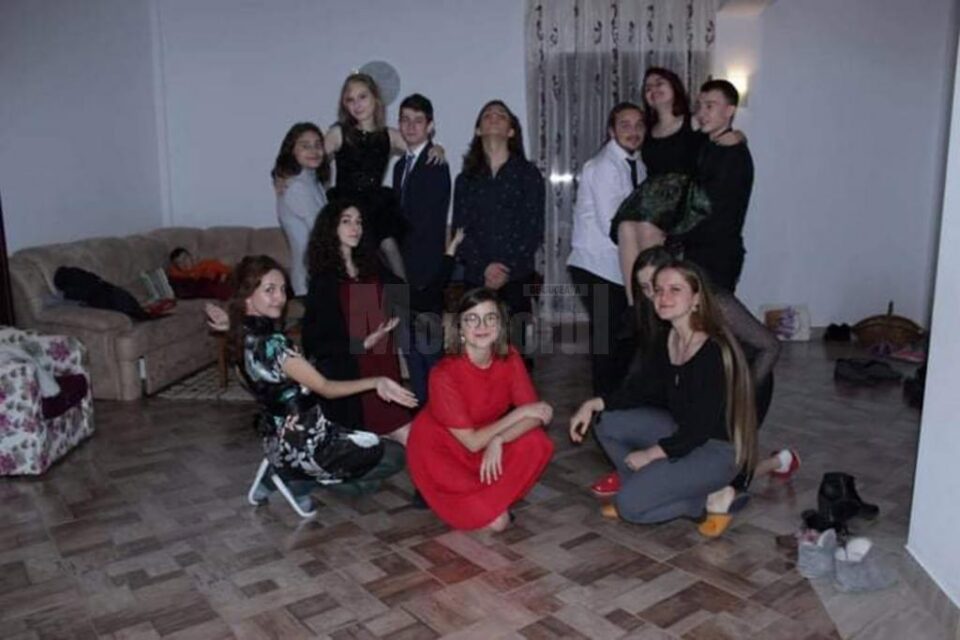 Trupa de teatru ”π”, de la Colegiul ”Ștefan cel Mare”, pregătește Festivalul de teatru „SusPicious”