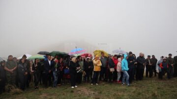 De Înălțarea Sfintei Cruci, pelerinaj pe vârful Oușorul