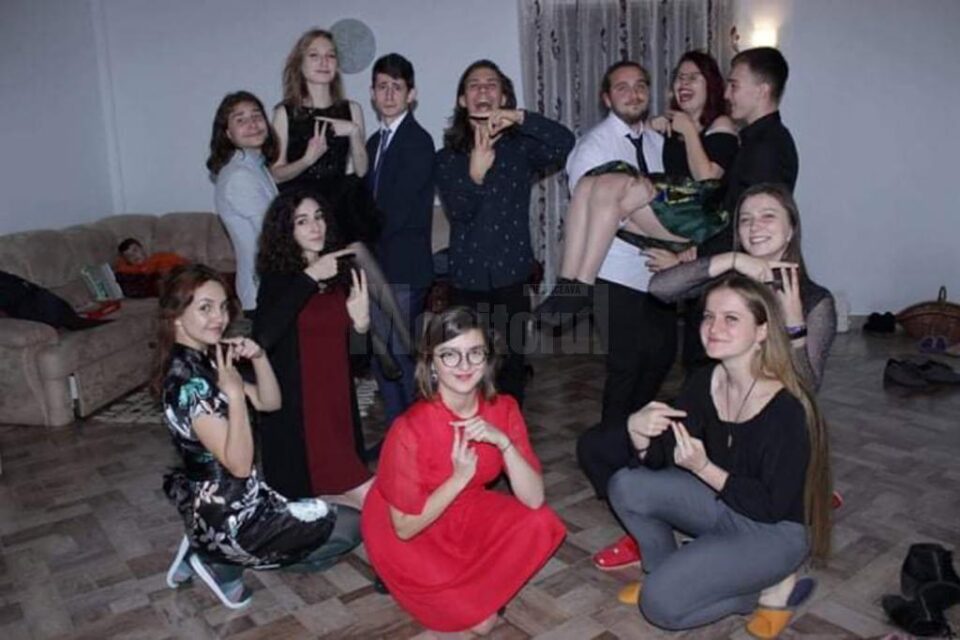 Trupa de teatru ”π”, de la Colegiul ”Ștefan cel Mare”, pregătește Festivalul de teatru „SusPicious”