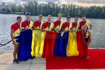 Barca de 8+1 a României, medaliată cu argint în cursa juniorilor II