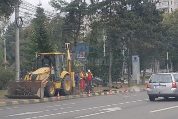 Lucrarea de inlocuire a unei porțiuni de conducta de termoficare, la intrarea în Parcul Universității