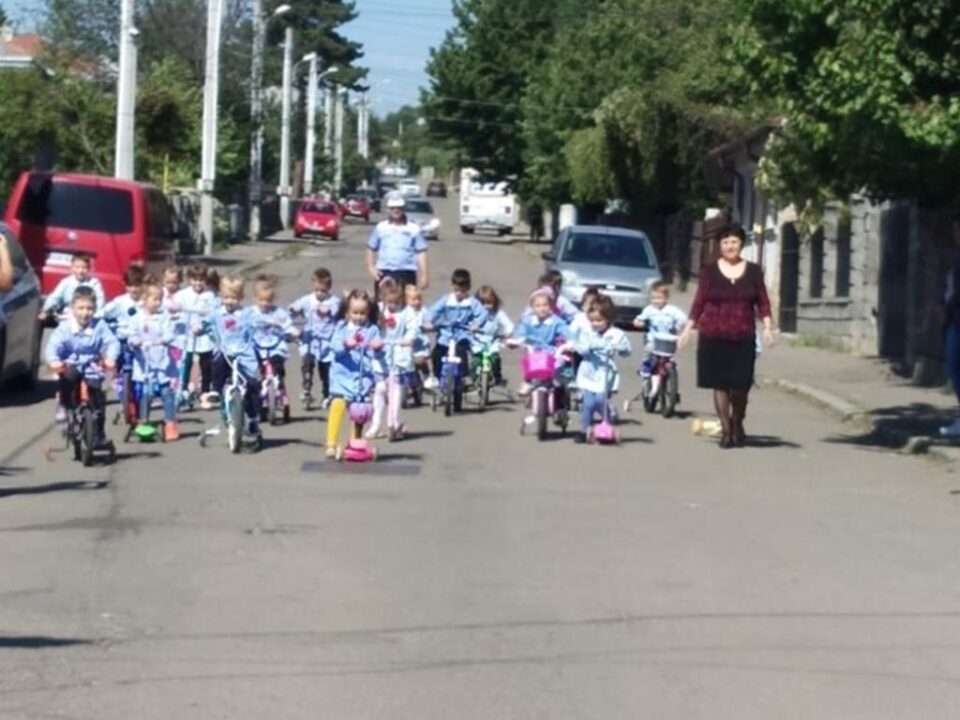 Preșcolarii de la Grădinița “Lizuca” din Fălticeni au luat startul la Climate Cycling