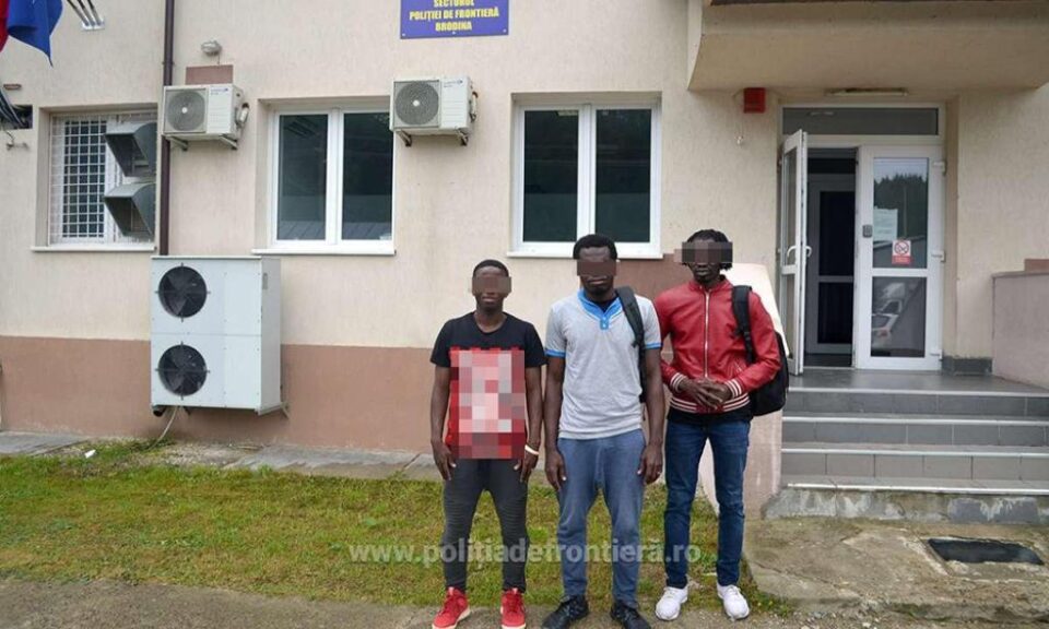 Trei tineri din Africa de Vest, reținuți de polițiștii de frontieră la Straja