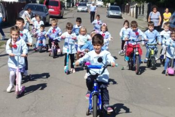 Preșcolarii de la Grădinița “Lizuca” au luat startul la Climate Cycling