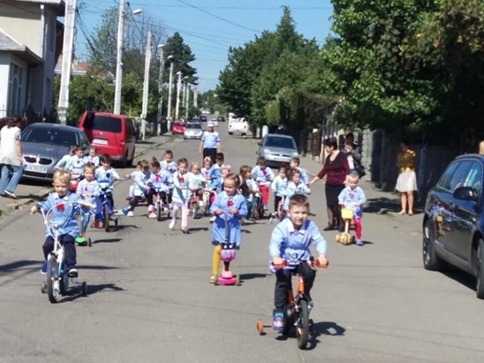 Preșcolarii de la Grădinița “Lizuca” din Fălticeni au luat startul la Climate Cycling