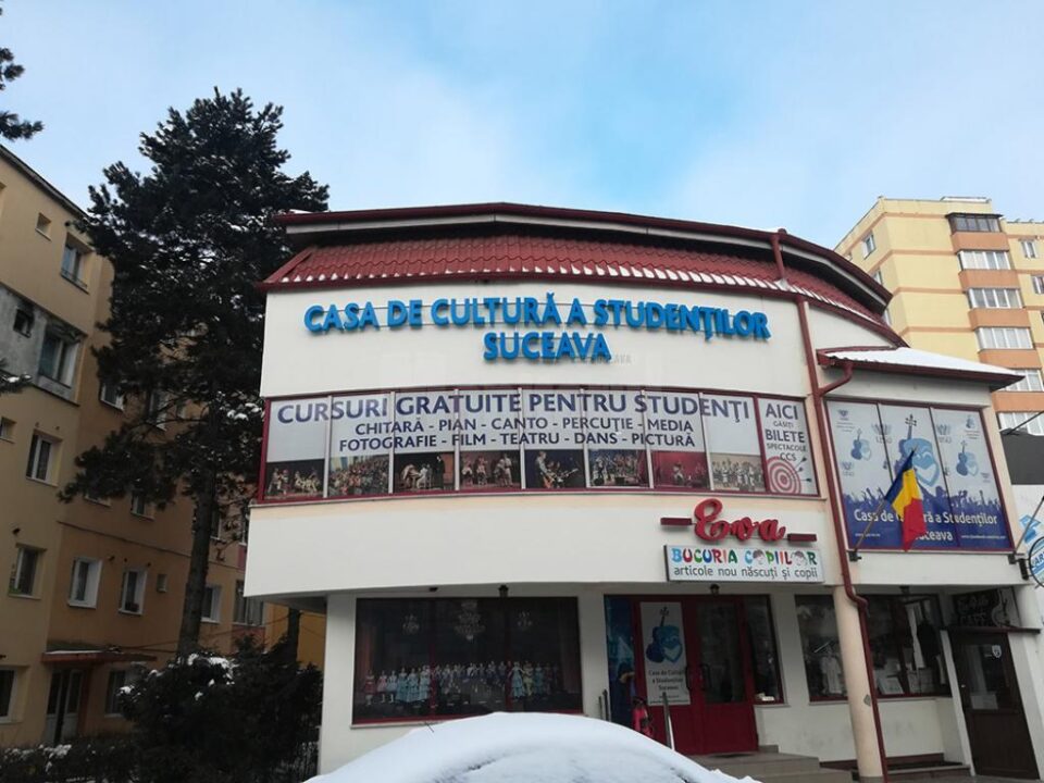 Cursuri gratuite de șah, pictură, tenis de masă, radio, media sau instrumente, pentru studenții USV