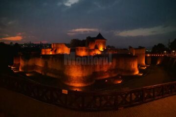 Cetatea de Scaun a Sucevei a fost iluminată în portocaliu