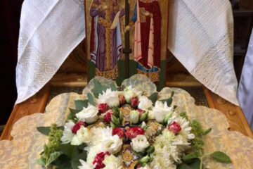 Racla cu moaștele Sfinților Împărați Constantin și Elena, adusă de la București, va fi depusă câteva zile în biserica Parohiei Straja II