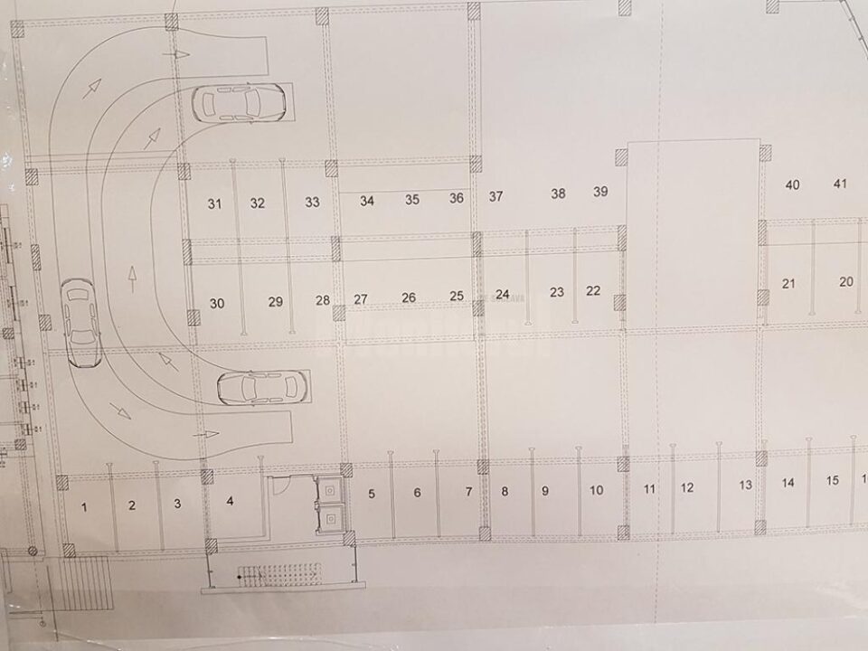 Parcarea supraterană a primăriei, cu 242 de locuri, va integra peluza Stadionului Areni
