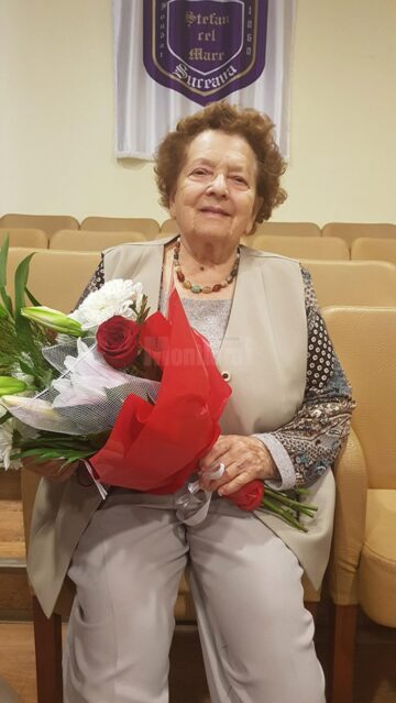 ”Acel timp, acele locuri”, lansată de prof. Rodica Alexandru, fosta directoare a Liceului ”Ștefan cel Mare”