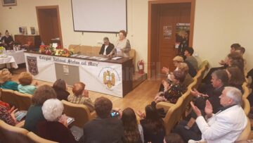 ”Acel timp, acele locuri”, lansată de prof. Rodica Alexandru, fosta directoare a Liceului ”Ștefan cel Mare”