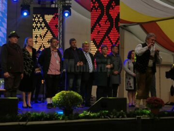 Festivalul berii - Oktoberfest în Est, deschis la Gura Humorului cu o paradă impresionantă, muzică și râuri de bere
