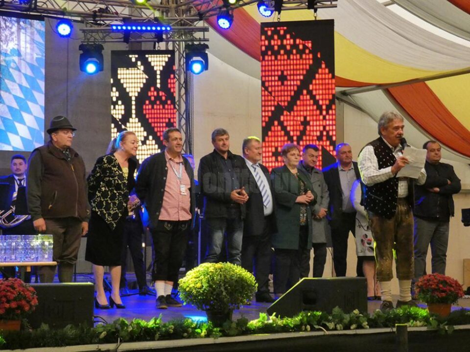 Festivalul berii - Oktoberfest în Est, deschis la Gura Humorului cu o paradă impresionantă, muzică și râuri de bere