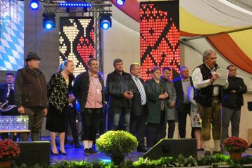 Festivalul berii - Oktoberfest în Est, deschis la Gura Humorului cu o paradă impresionantă, muzică și râuri de bere