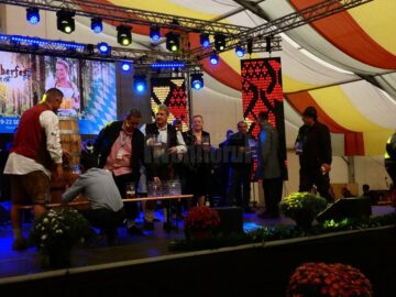 Festivalul berii - Oktoberfest în Est, deschis la Gura Humorului cu o paradă impresionantă, muzică și râuri de bere