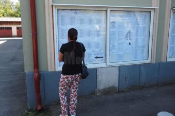 Profesorii își pot depune dosarele de înscriere până pe 19 octombrie