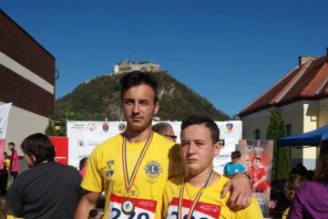 Două medalii de aur și două medalii de argint pentru sportivii de la Centrul de Servicii Multifuncționale pentru copilul aflat în dificultate Gura Humorului la Deva și Hunedoara