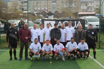 Echipa Cosmos, campioana ediției precedente, alături de organizatori