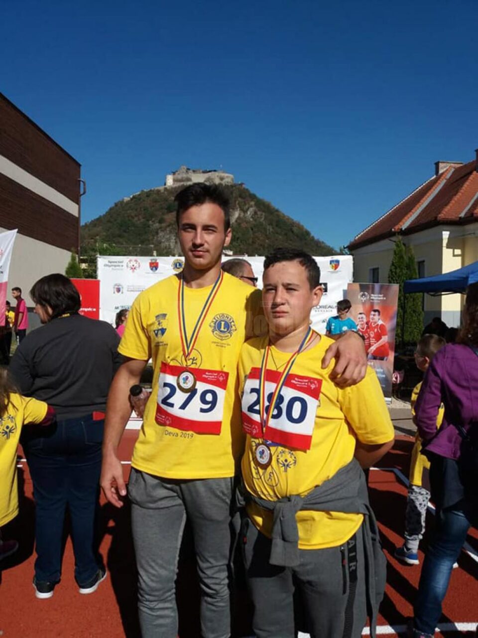 Medalii de aur și de argint pentru sportivii de la Centrul de servicii multifuncționale Gura Humorului, la Deva