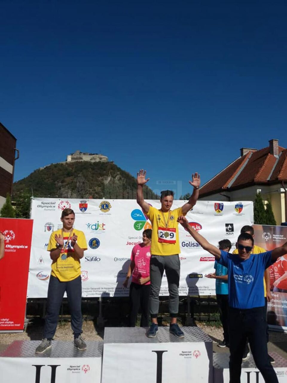 Medalii de aur și de argint pentru sportivii de la Centrul de servicii multifuncționale pentru copilul aflat în dificultate Gura Humorului, la Deva