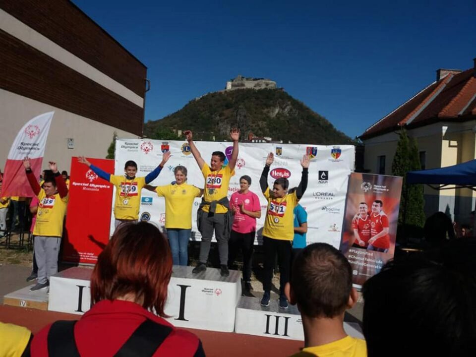 Medalii de aur și de argint pentru sportivii de la Centrul de servicii multifuncționale pentru copilul aflat în dificultate Gura Humorului, la Deva