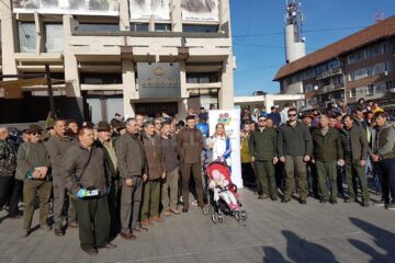 Silvicultorii suceveni și atleta Cristina Casandra, în centrul Sucevei