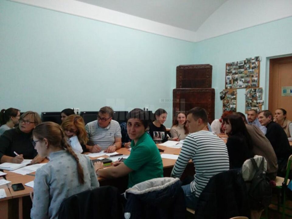 Număr record de înscriși la cursurile de limba română de la Universitatea din Cernăuți, Ucraina