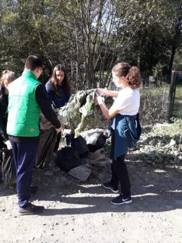 Elevii militari au răspuns „Prezent” campaniei de ecologizare „Let’s Do It, Romania!”