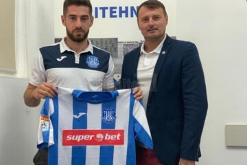 Doru Popadiuc, în momentul prezentării oficiale, alături de președintele grupării ieșene, Adrian Ambrosie