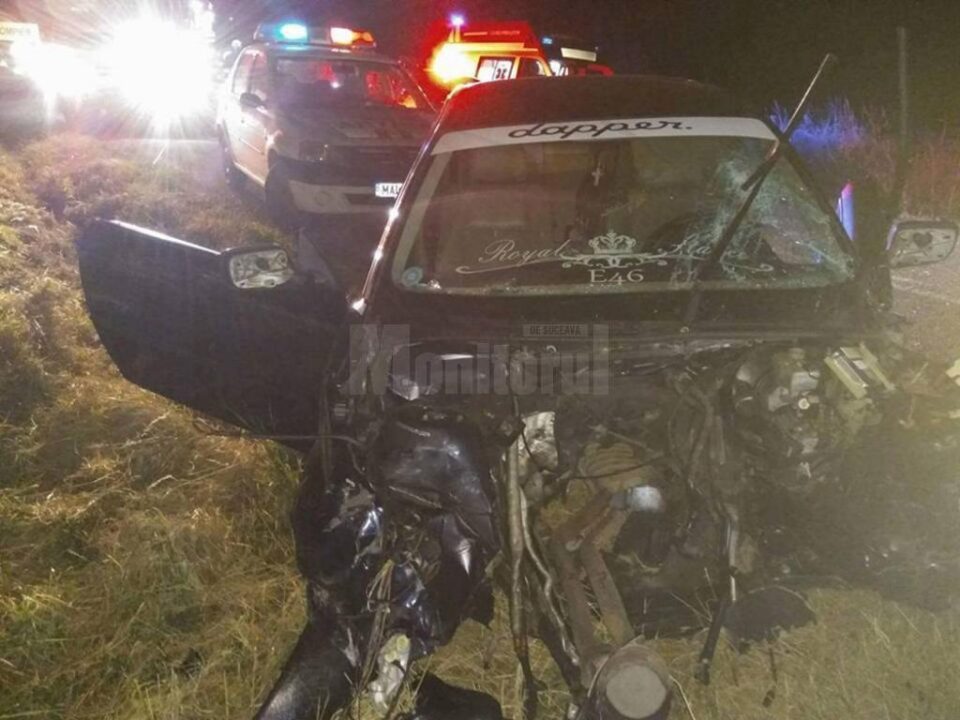 Impactul dintre cele două mașini a fost deosebit de violent