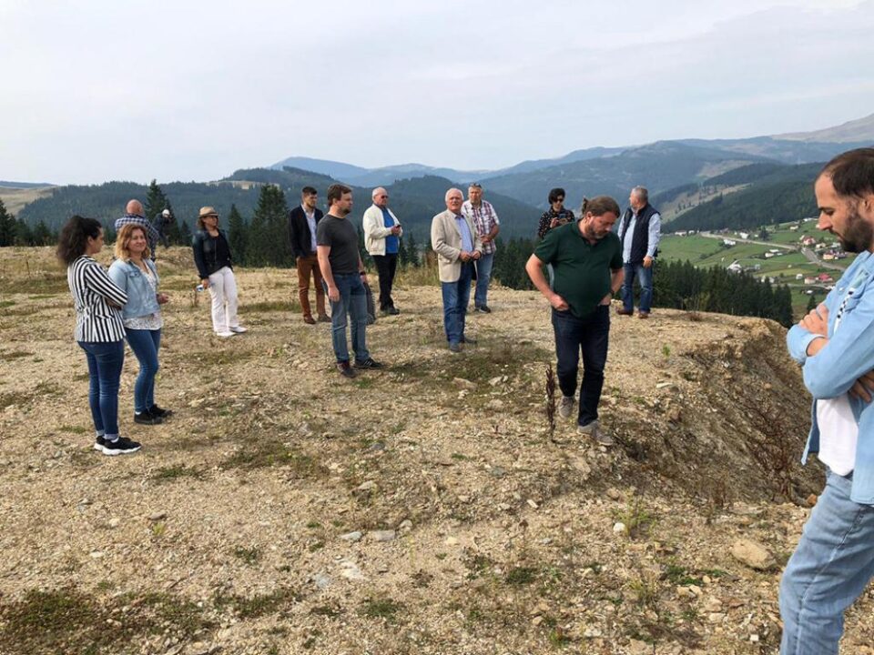 Grupul de inițiativă civică locală din Pojorâta și Daniel Popescu au organizat o vizită de documentare la groapa de gunoi de pe Mestecăniș