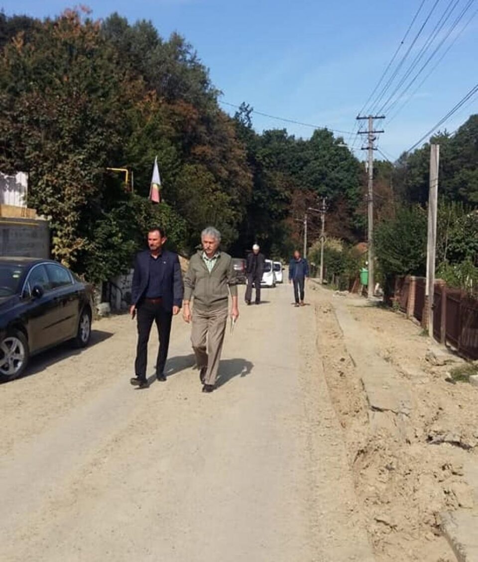 Viceprimarul Marian Andronache, la verificarea în teren a lucrărilor de pe strada Mihail Sadoveanu