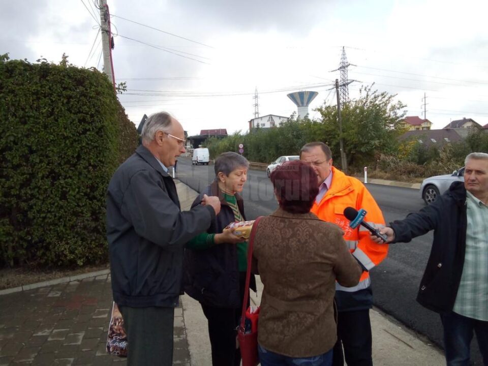Localnici din zona intersecției șoselei de centură cu drumul spre Moara solicită autorităților protecție pentru pietoni Localnici din zona intersecției șoselei de centură cu drumul spre Moara solicită autorităților protecție pentru pietoni