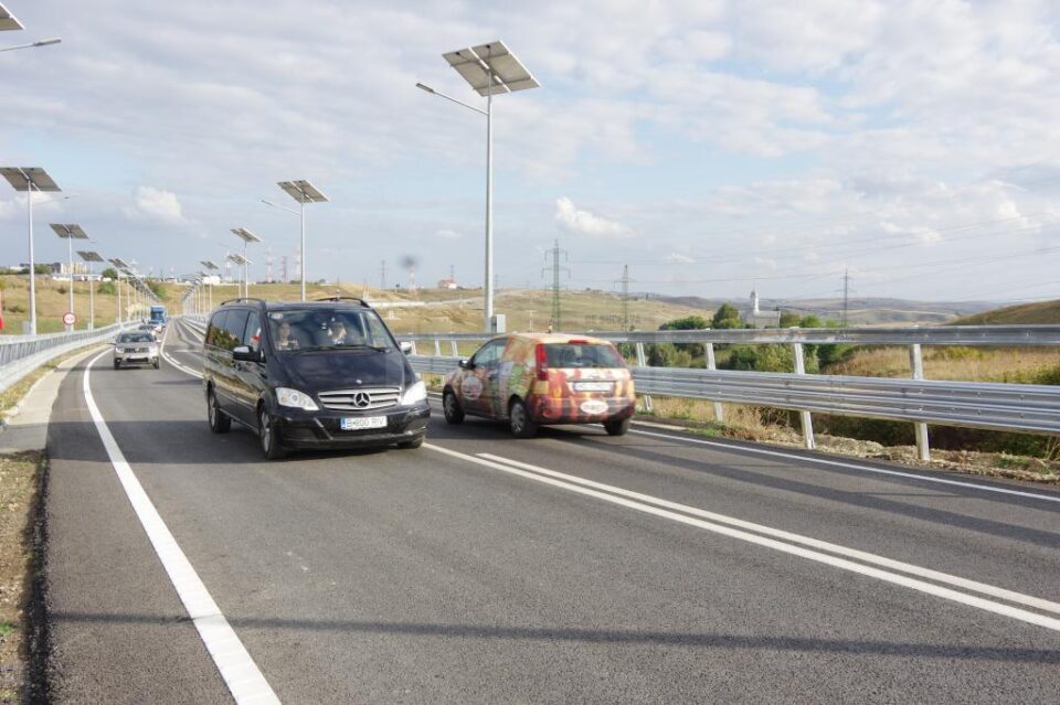 Șoseaua de centură a Sucevei, plină de mașini din primele minute de la deschidere