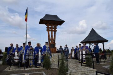 Troița în amintirea ostașilor Regimentului 2 Grăniceri și Regimentului 16 Dorobanți a fost sfințită ieri