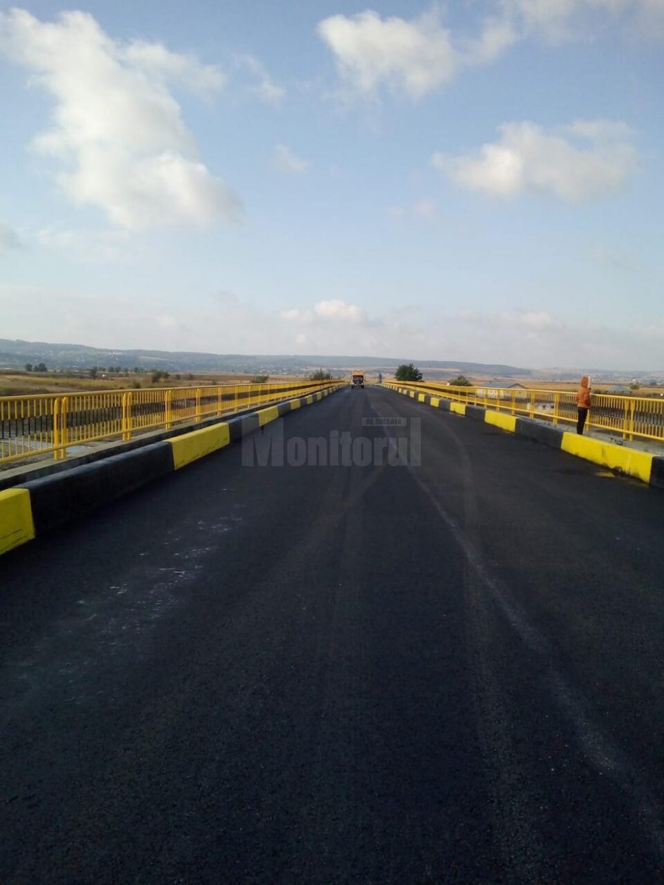 Podul de la Verești a fost redat circulației astăzi la ora 10 Podul de la Verești a fost redat circulației astăzi la ora 10