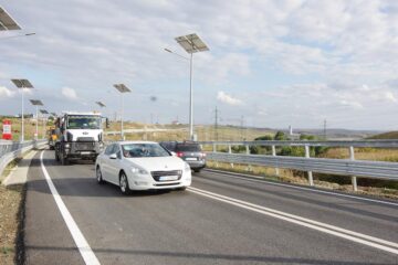 Imediat după darea în folosință a centurii, drumul s-a umplut de zeci de tiruri, camionete și autoturisme