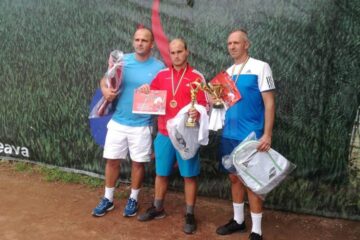 Trioul fruntaș al Categoriei Elită -40