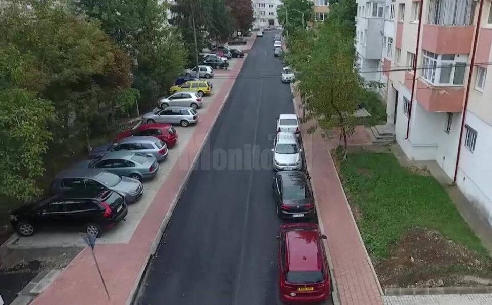 Strada Viitorului, din cartierul sucevean Obcini, refacuta prin programul de modernizare de la scara blocului