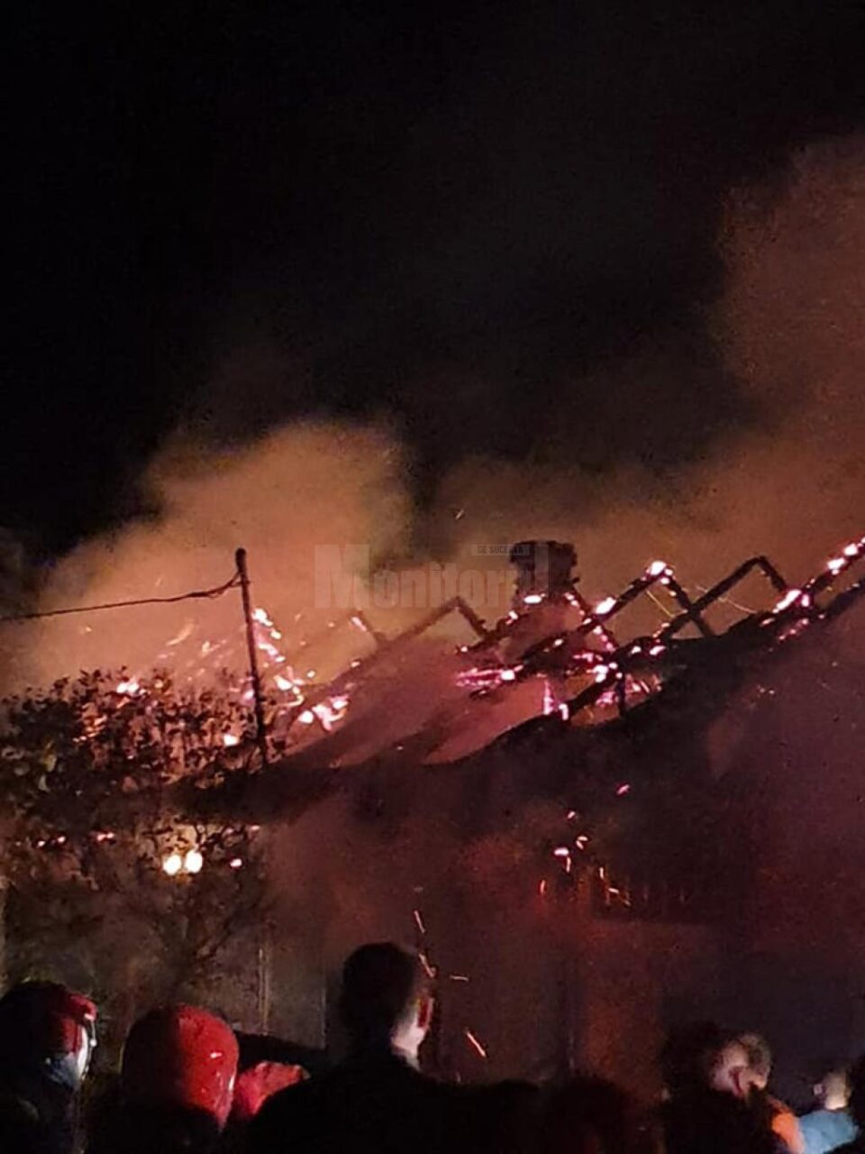Un bărbat și soția acestuia au murit carbonizați în propria casă